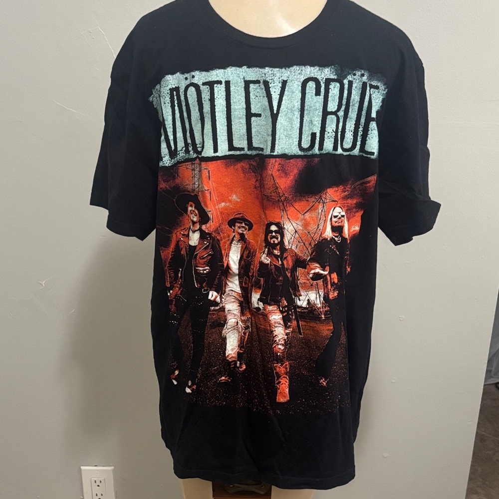 Motley Crue Graphic T-Shirt